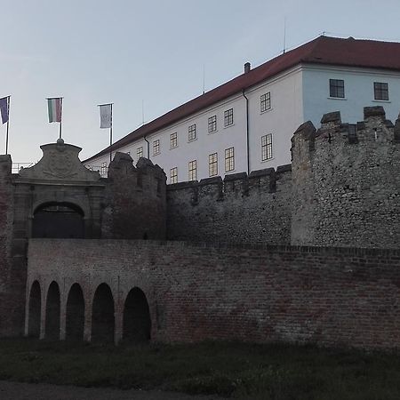 Gyoengyvirag Ueduelo - Mario Apartman Harkany Bagian luar foto
