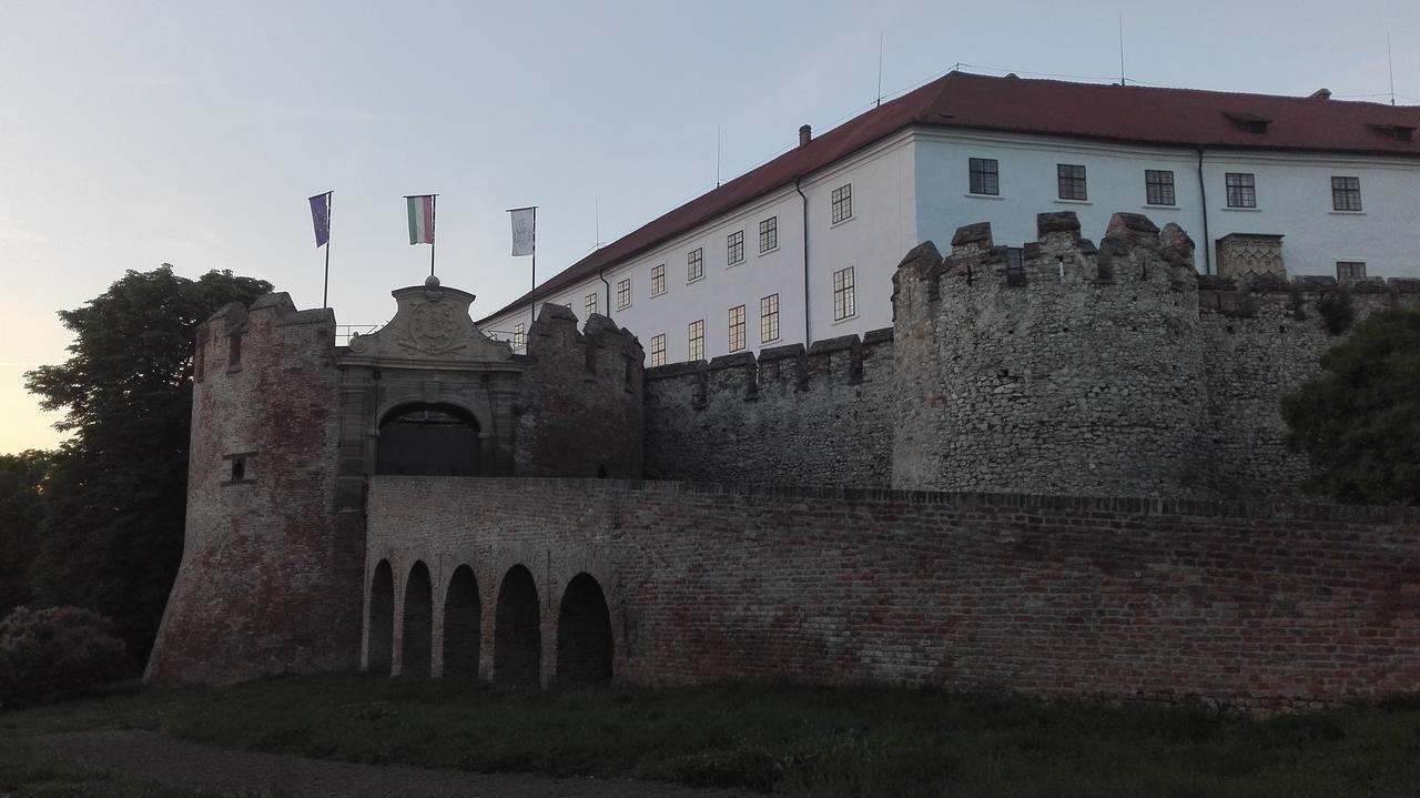 Gyoengyvirag Ueduelo - Mario Apartman Harkany Bagian luar foto